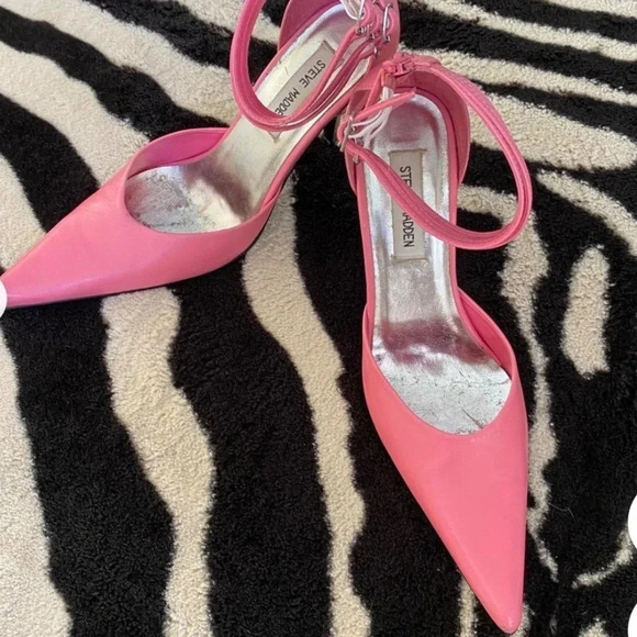 Steve Madden Very  Pink TISHH closed toe Pointy stiletto Heels Size 8.5​ - Picture 1 of 10
